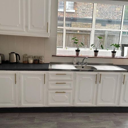 Balham, South London Spacious Guest House F2, 6 Rooms Available Eksteriør billede
